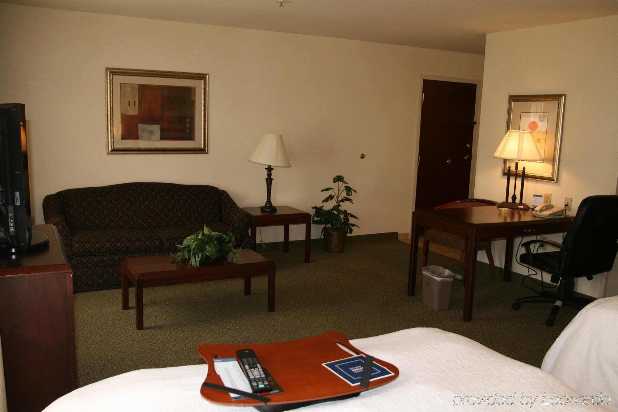 Hampton Inn & Suites Сан Маркос Номер фото